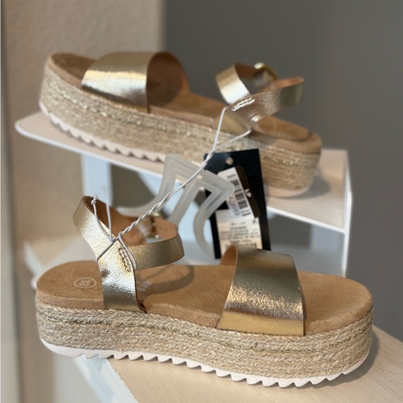 Kids' Lindsey Platform Espadrille Sandals Gold - art class - Size 13 NEW - Picture 2 of 6